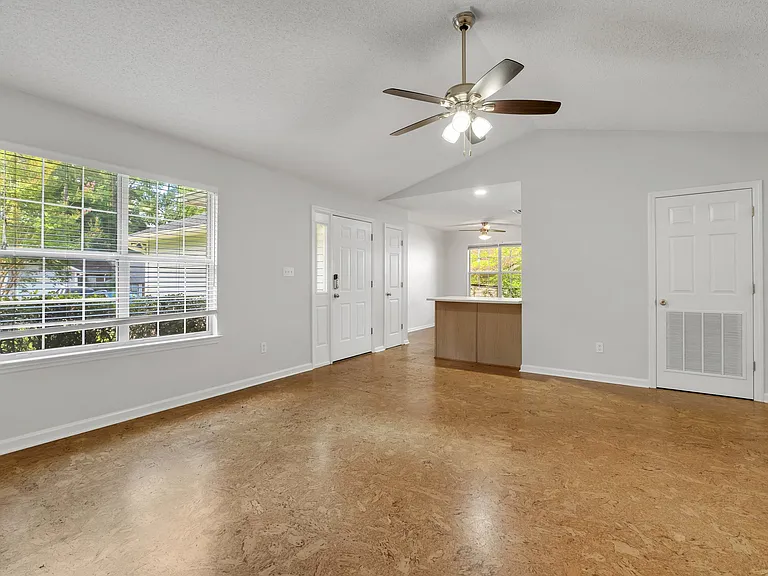 1940 Maymeadow Ln — Photo 14
