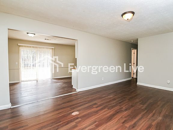 3rd image of 45 Belmont Park Ln