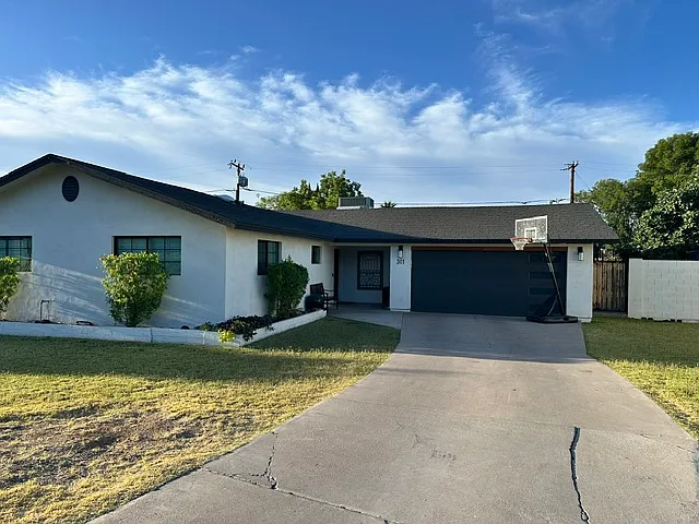 301 E Royal Palm Rd — Photo 2