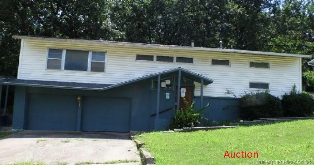 3923 N. Elgin Ave - 1 — Photo 1