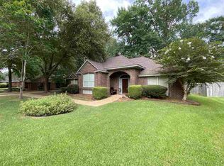 326 Woodrun Dr, Ridgeland, MS 39157