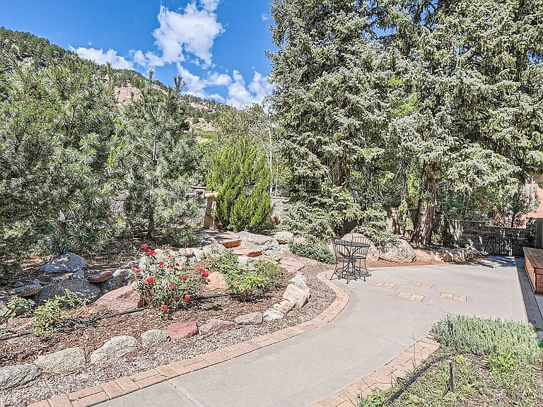 860 Willowbrook Rd — Photo 6