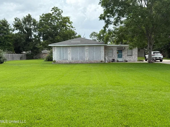 5132 Mitchell Rd, Long Beach, MS 39560