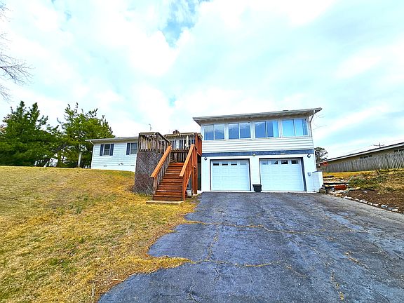 2nd image of 103 Shawnee Cir