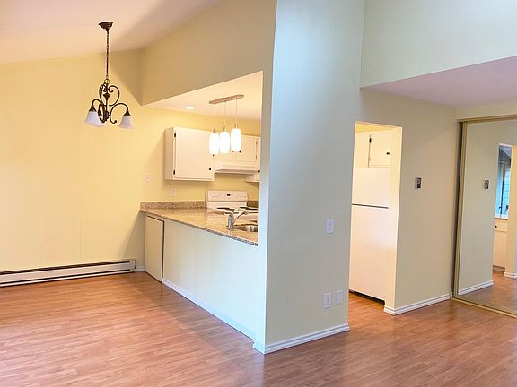 Dining nook & kitchen