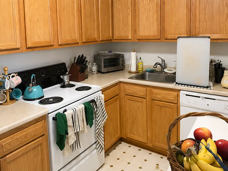 310 Tappan St #8 — Photo 3