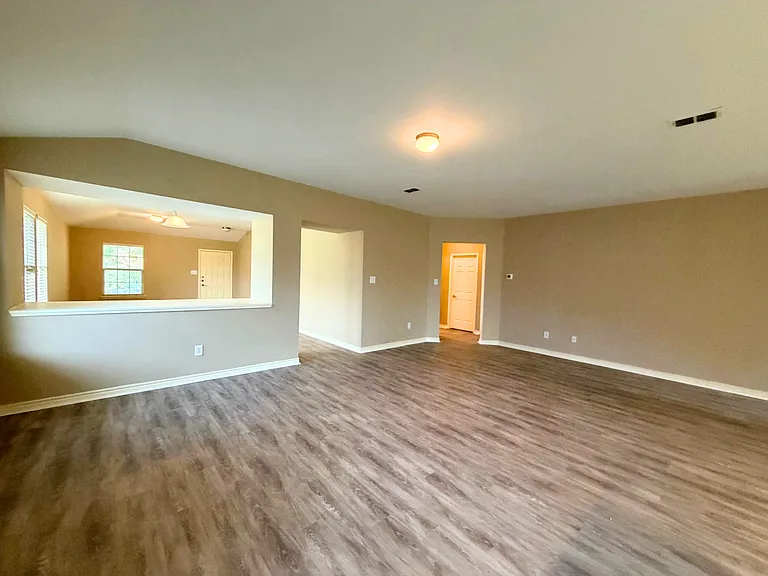 2620 Leisure Ln — Photo 8