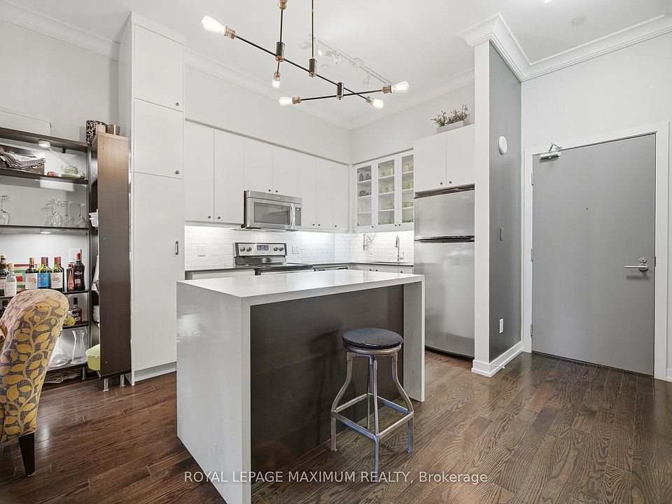 1st image of 8 Fieldway Rd #104