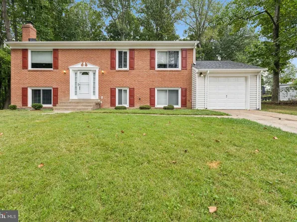 12964 Amesbury St, Woodbridge, VA 22192