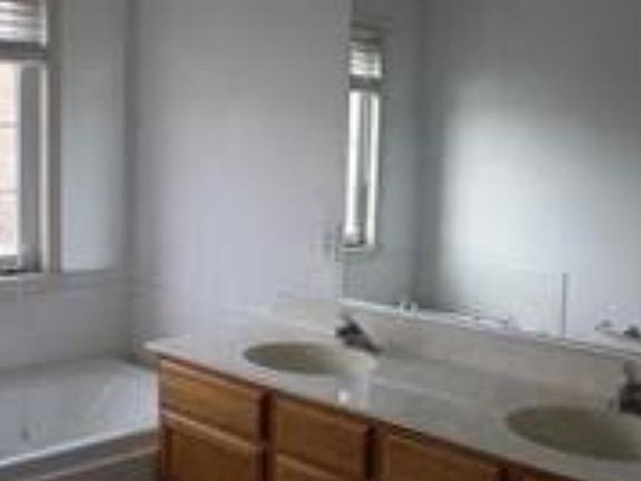 5th image of 307 Rockmeade Dr