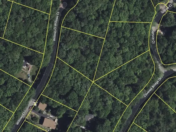 Willows Ct, Hawley, PA 18428