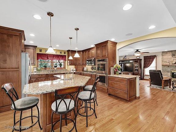 4th image of 4449 Basswood Dr