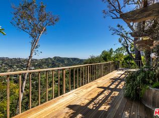 10132 Hollow Glen Cir, Los Angeles, CA 90077