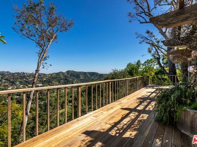 10132 Hollow Glen Cir, Los Angeles, CA, 90077