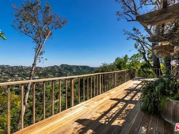 10132 Hollow Glen Cir, Los Angeles, CA 90077