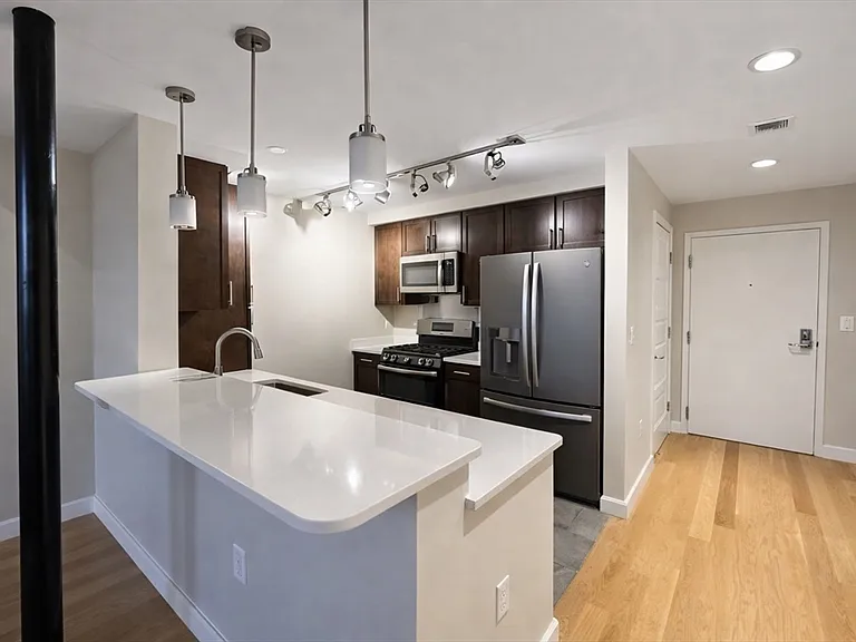 130 John St #142 — Photo 3