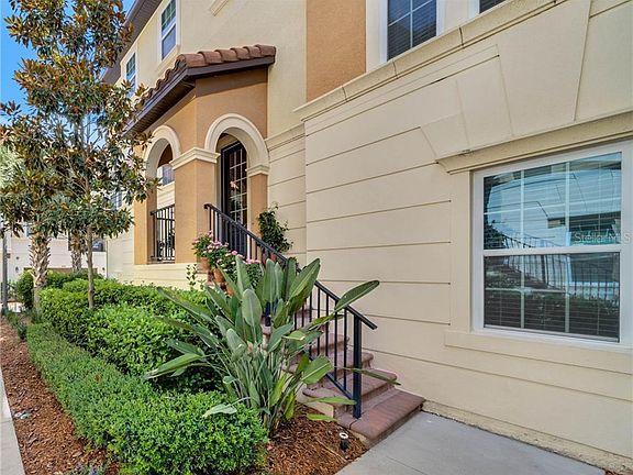 3rd image of 712 Lobelia Dr