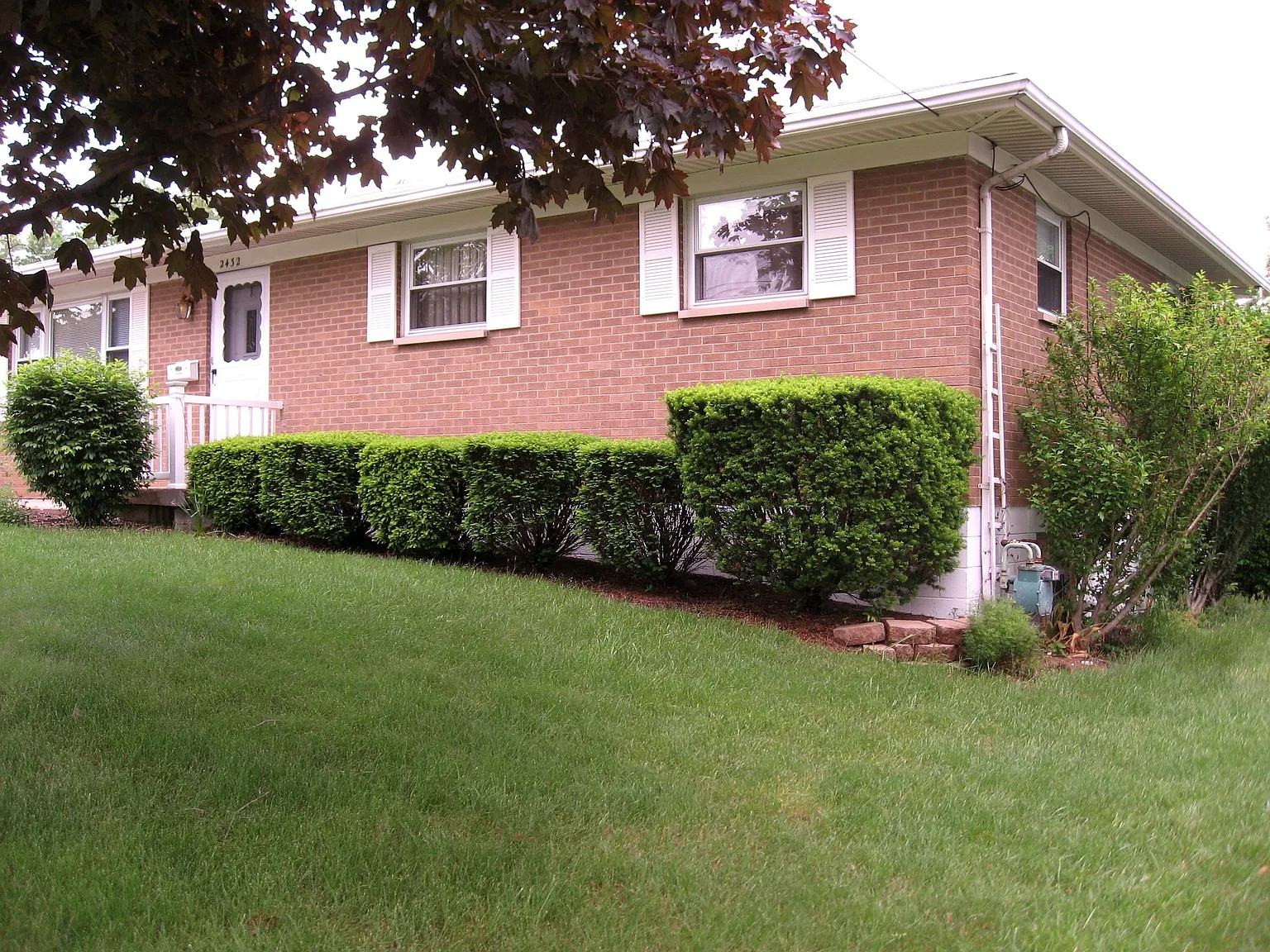 2432 Derr Rd photo 1