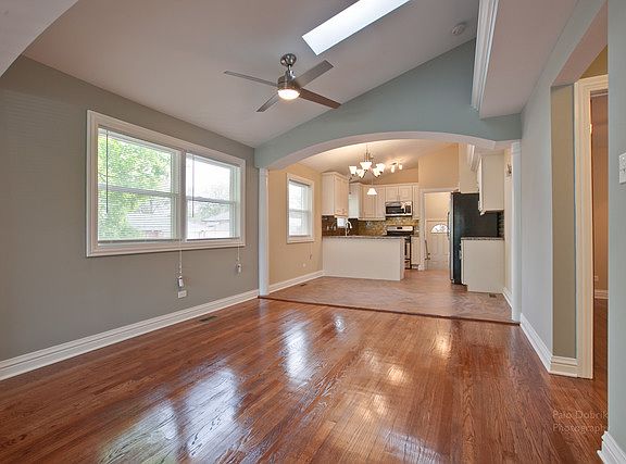 3rd image of 8756 S Dante Ave