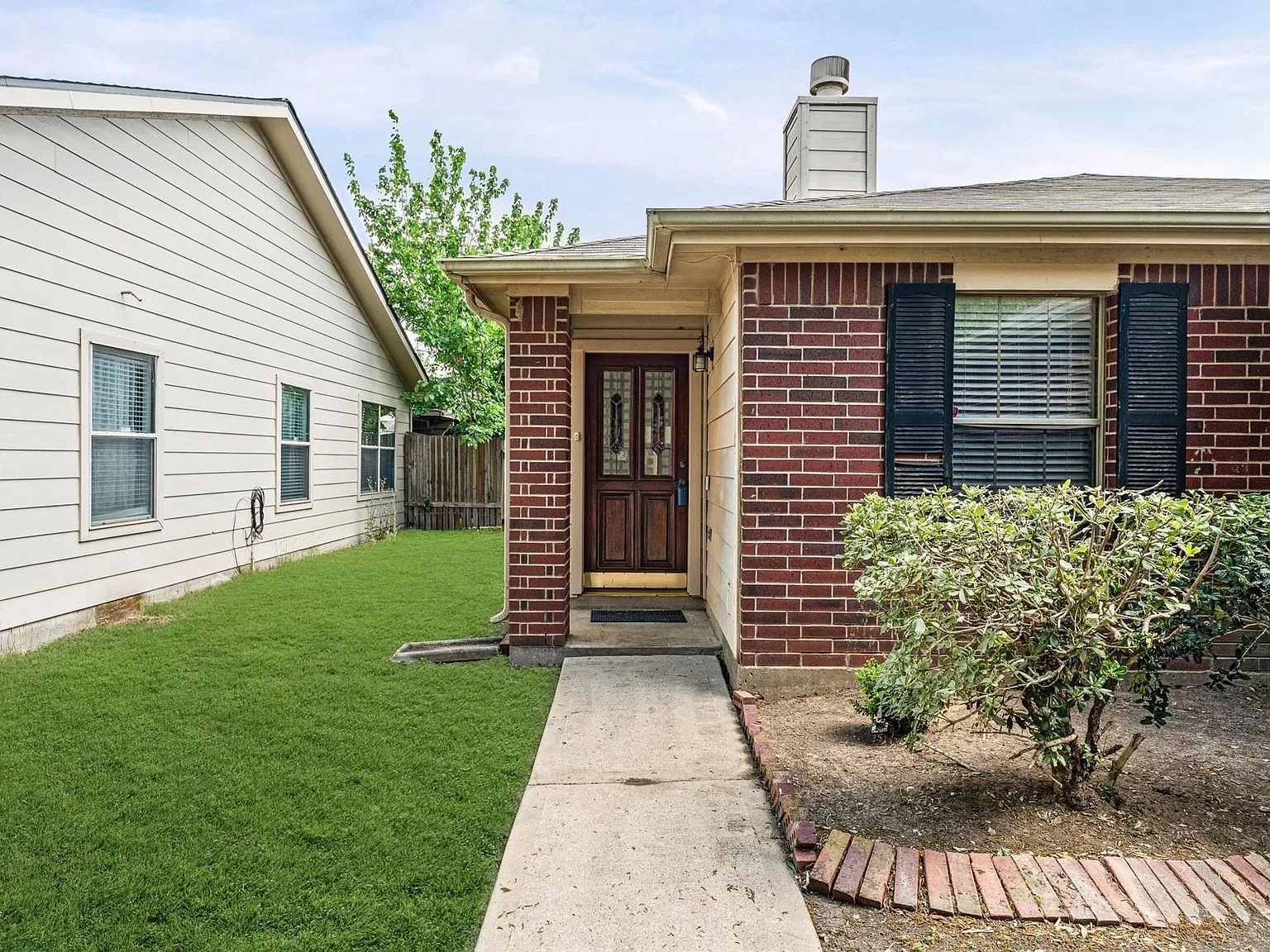 3 bed, 2.0 bath, 1616 sqft, $1,825 — Photo 3