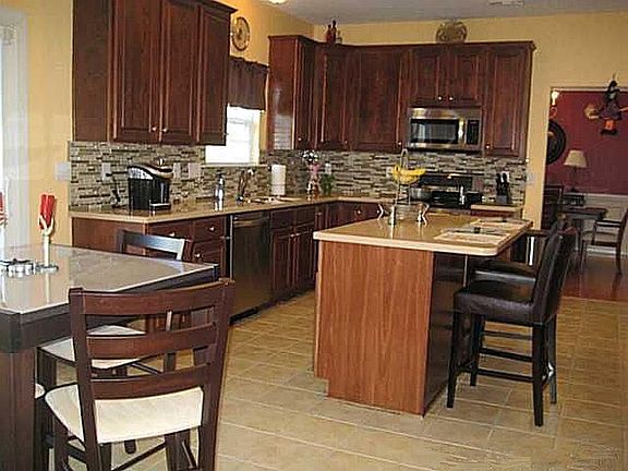 Kitchen with center island