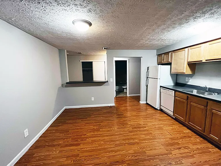 525 Lowell Ave — Photo 13