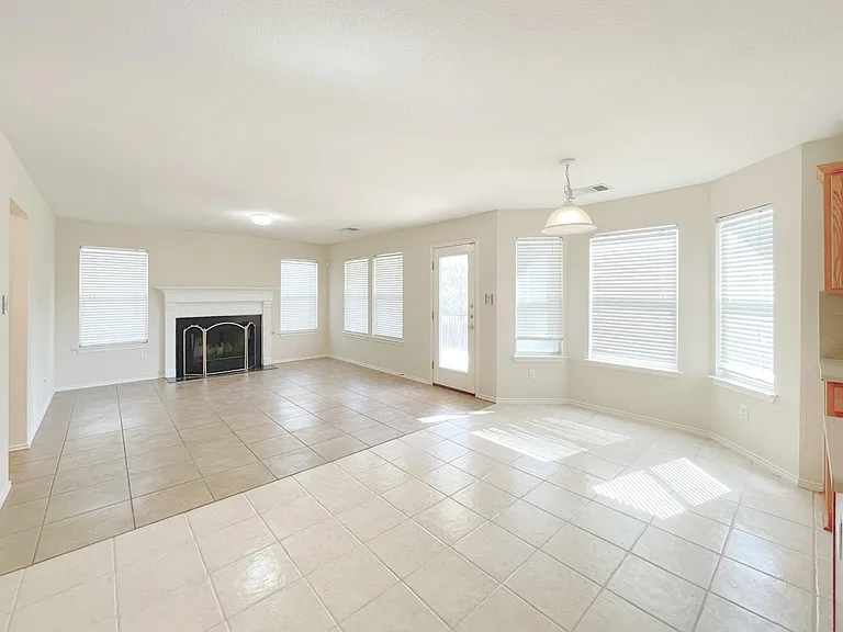 11313 Los Comancheros Rd — Photo 5