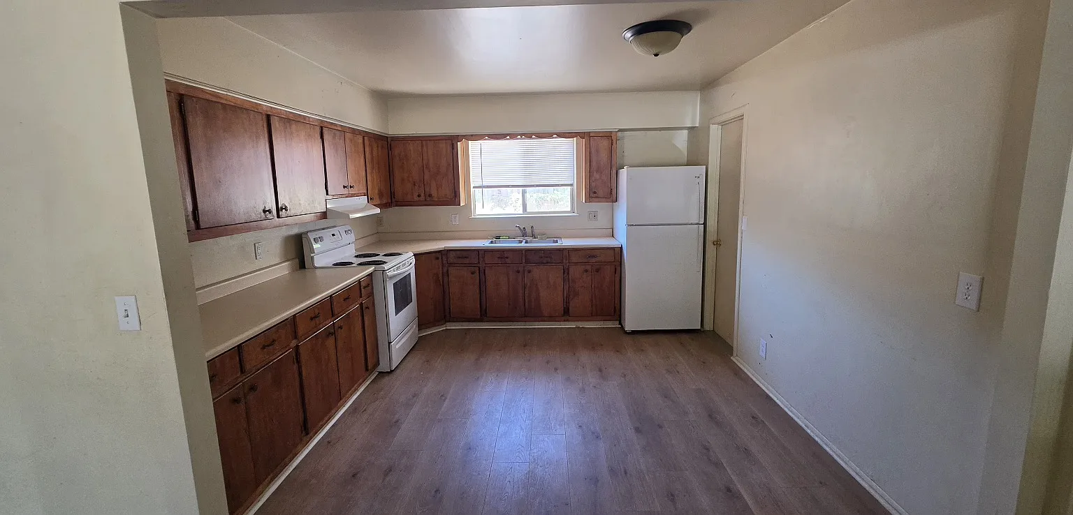 2 bed, 896 sqft, $1,550 — Photo 2