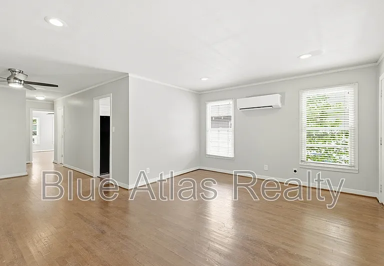 3643 Lafayette Ave #1 — Photo 4