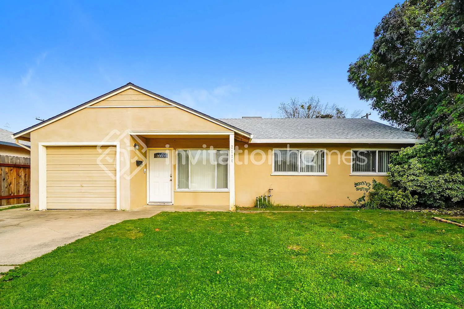 2124 Winafred St photo 1