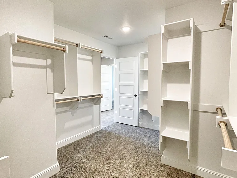 300 Oak Ave — Photo 16