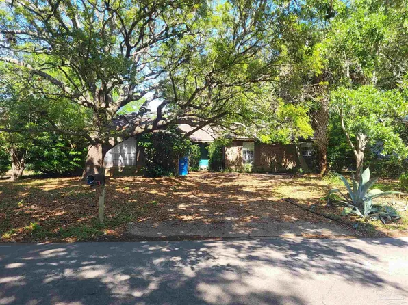1020 Great Oaks Dr, Gulf Breeze, FL 32563