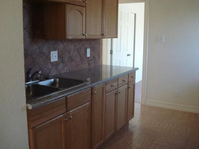 1301 W Jaffa St — Photo 2