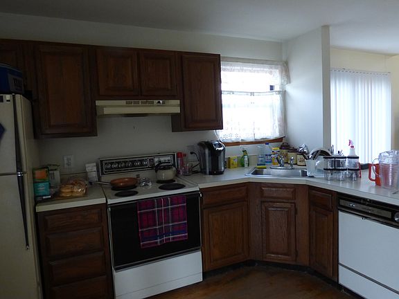 5th image of 17 Hollyoak Ave