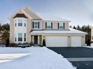 2020 Walnut Glen Blvd, Island Lake, IL 60042