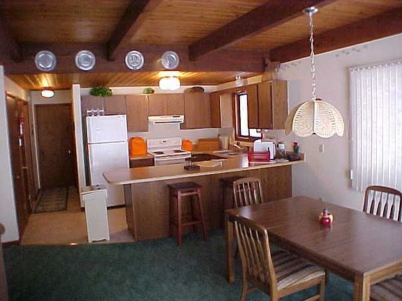 5th image of 10090 Holly Ln