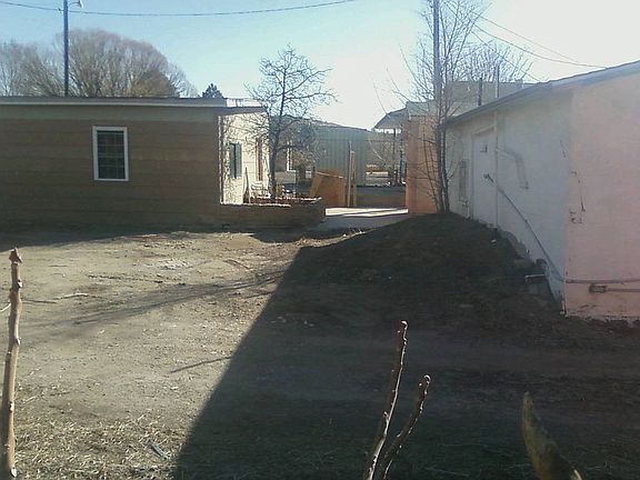 3rd image of 630 S Iola Ave