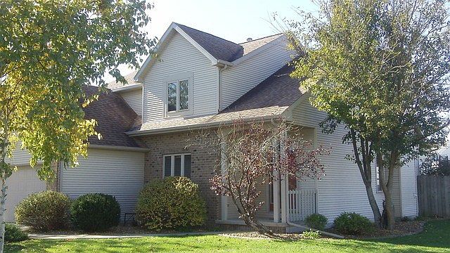 1st image of 1526 Carriage Ln