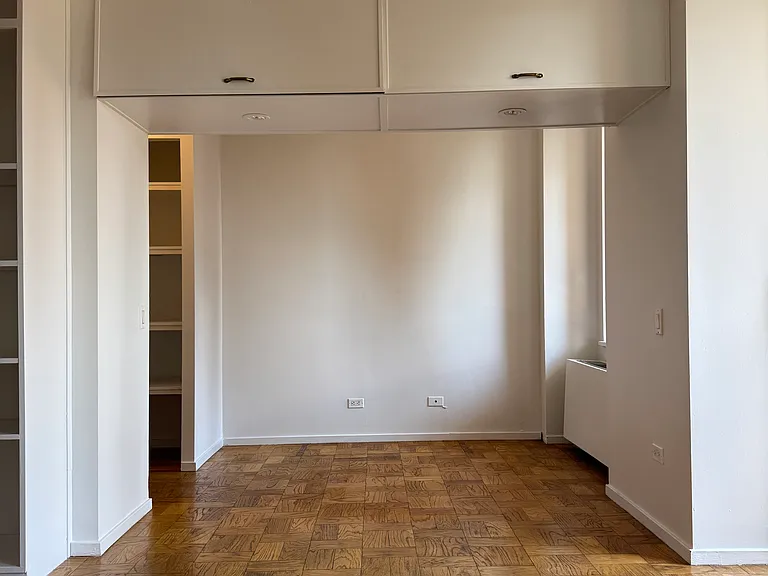 311 E 38th St #9C — Photo 7