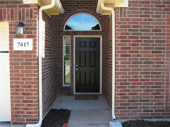 3rd image of 7617 Bancroft Cir