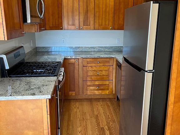 4th image of 228 Duncan St APT 302