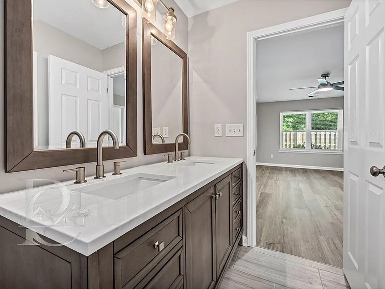 1039 Glencroft Dr — Photo 17