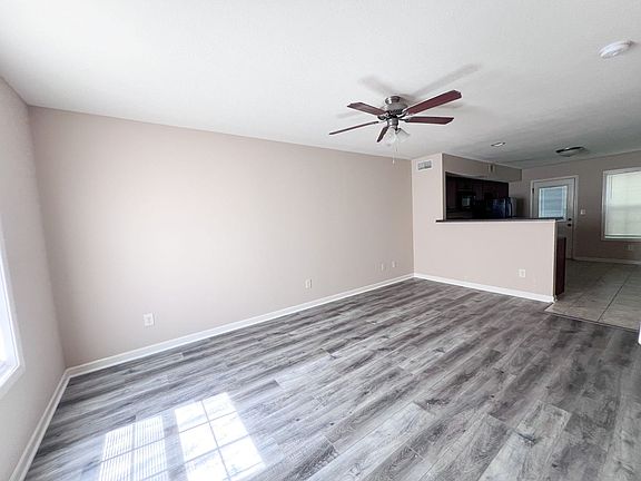 3rd image of 2268 McCormick Ln APT F