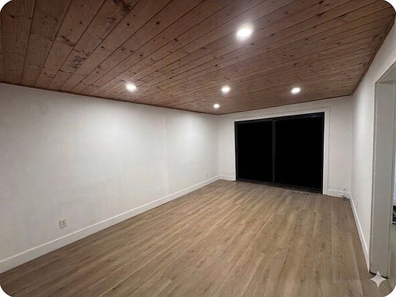 3rd image of 29227 Lake Brook Ave