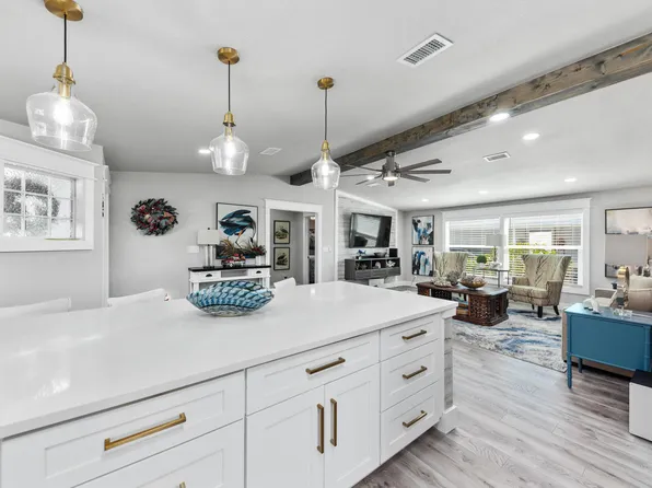 7806 SW Meadowlark Circle, Port St Lucie, FL 34952
