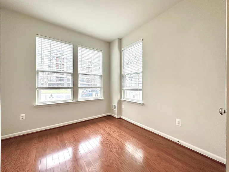 127 Decoverly Dr — Photo 39