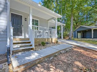 679 Suwanee Ct NW, Lawrenceville, GA 30043