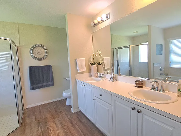 1747 N Dovetail Dr #A — Photo 10
