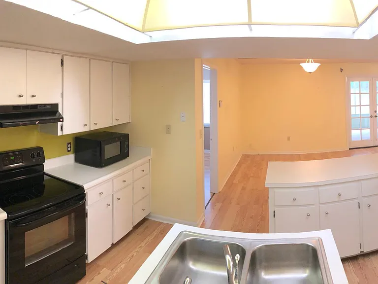 2050 Ryan Way — Photo 4