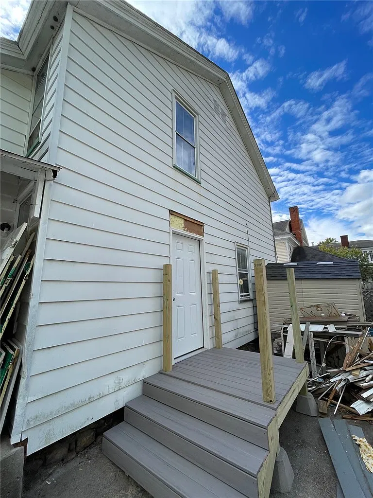 1 bed, 1.0 bath, 950 sqft, $1,350 — Photo 2